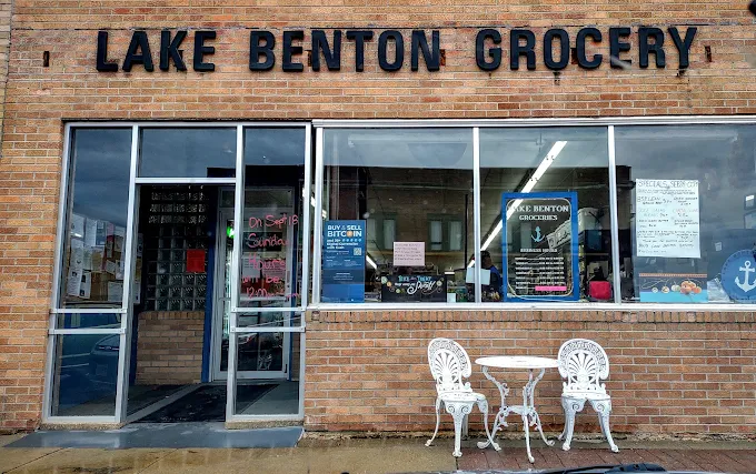 Bolt's Lake Benton Grocery