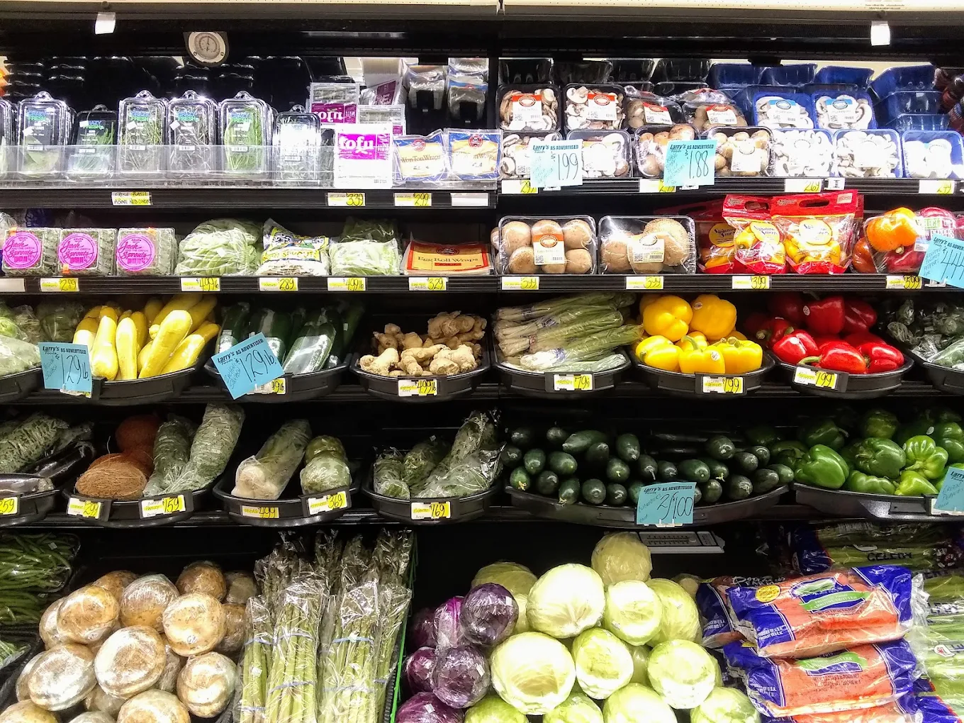 Larry's Super Market - Battle Lake