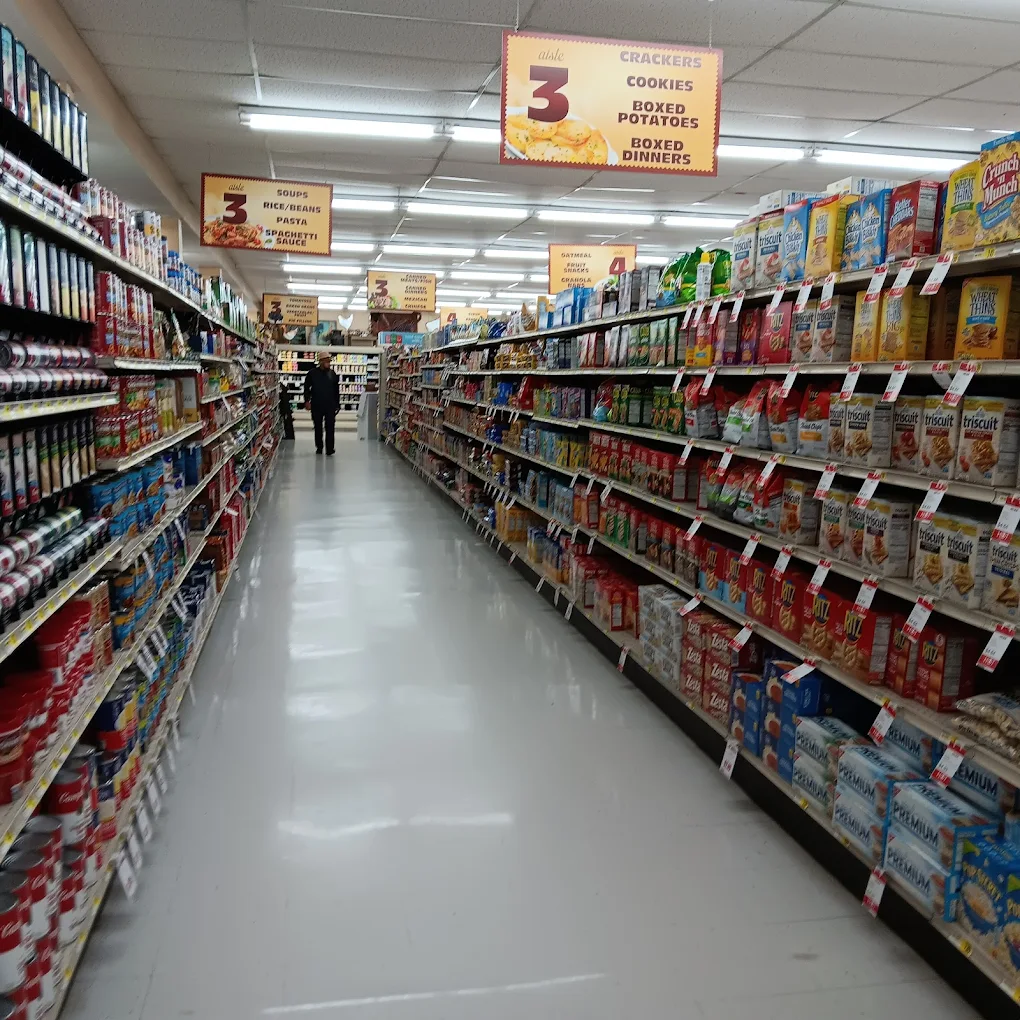 Larry's Super Market - Battle Lake