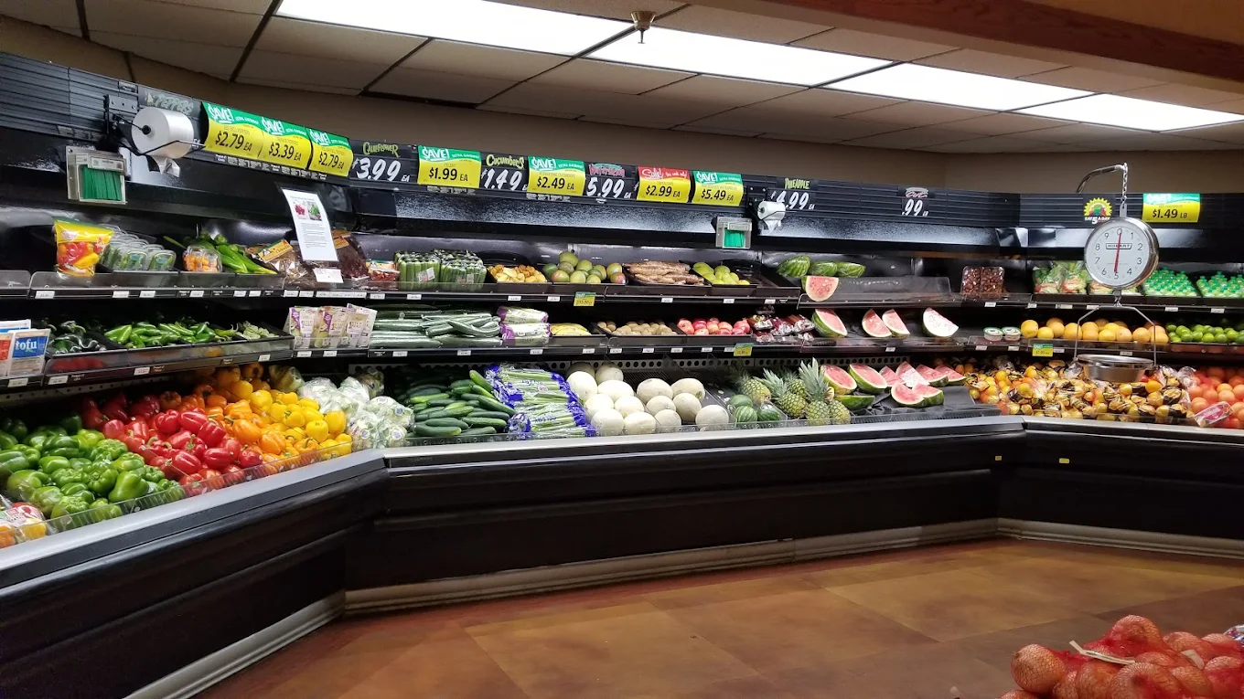 Lueken's Village Foods - North