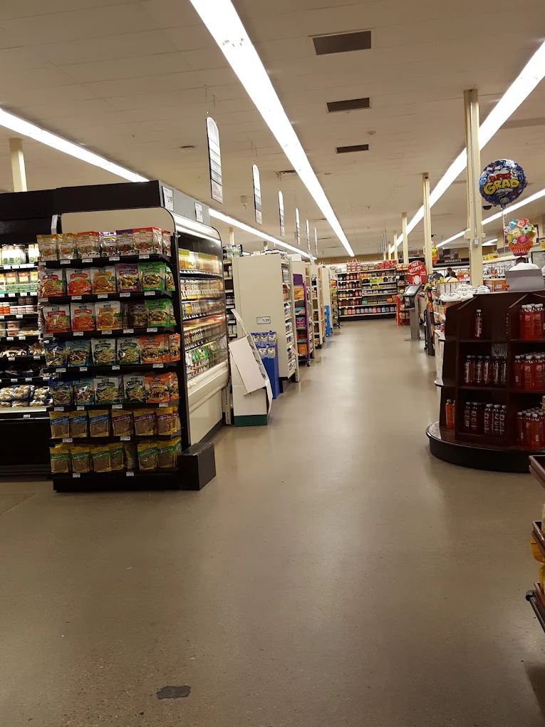 Family Fresh Market - Saint Peter