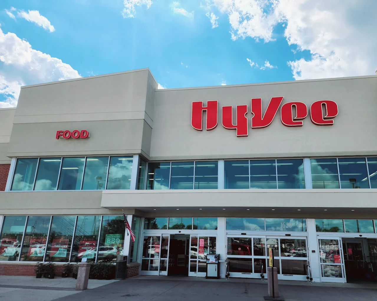 Hy-Vee Food Store - Owatonna