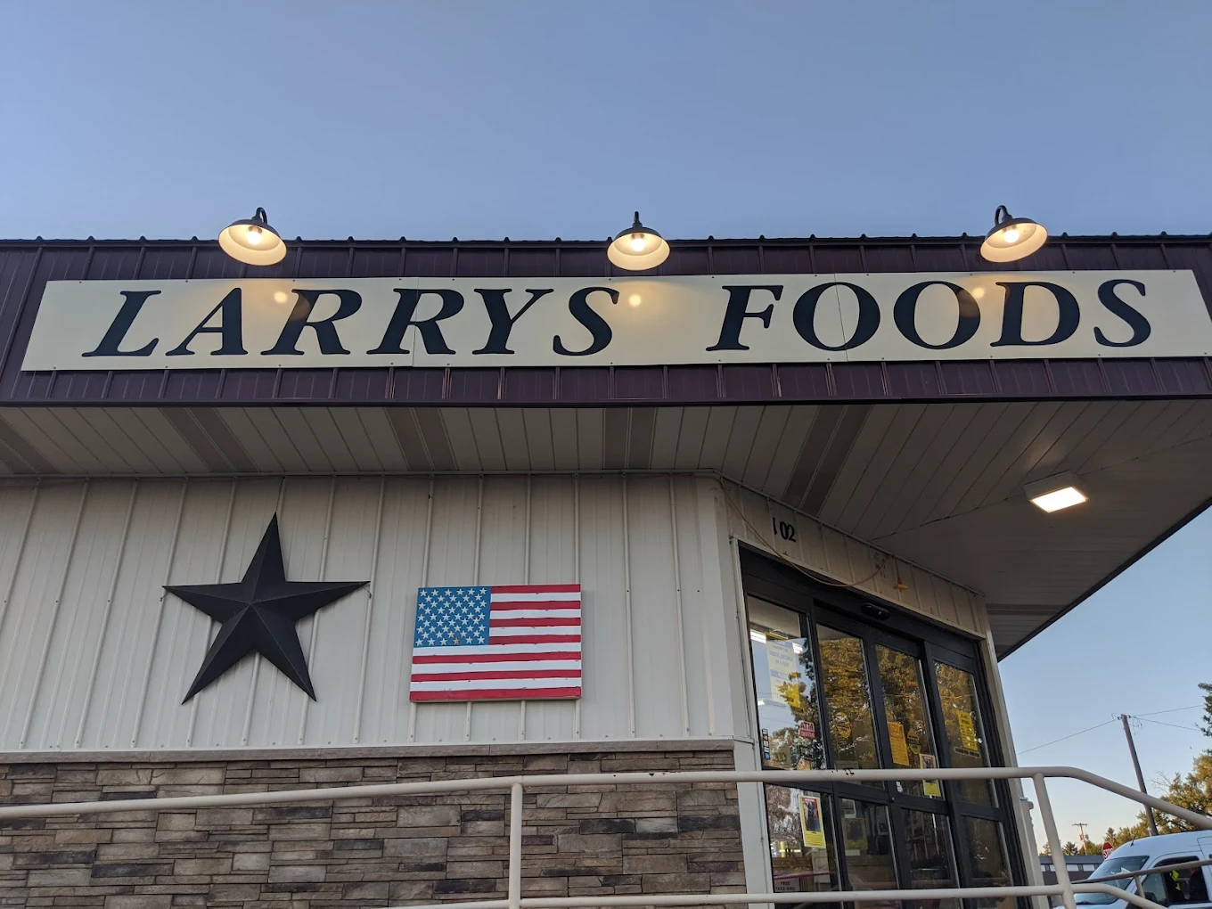 Larry's Super Market - Battle Lake