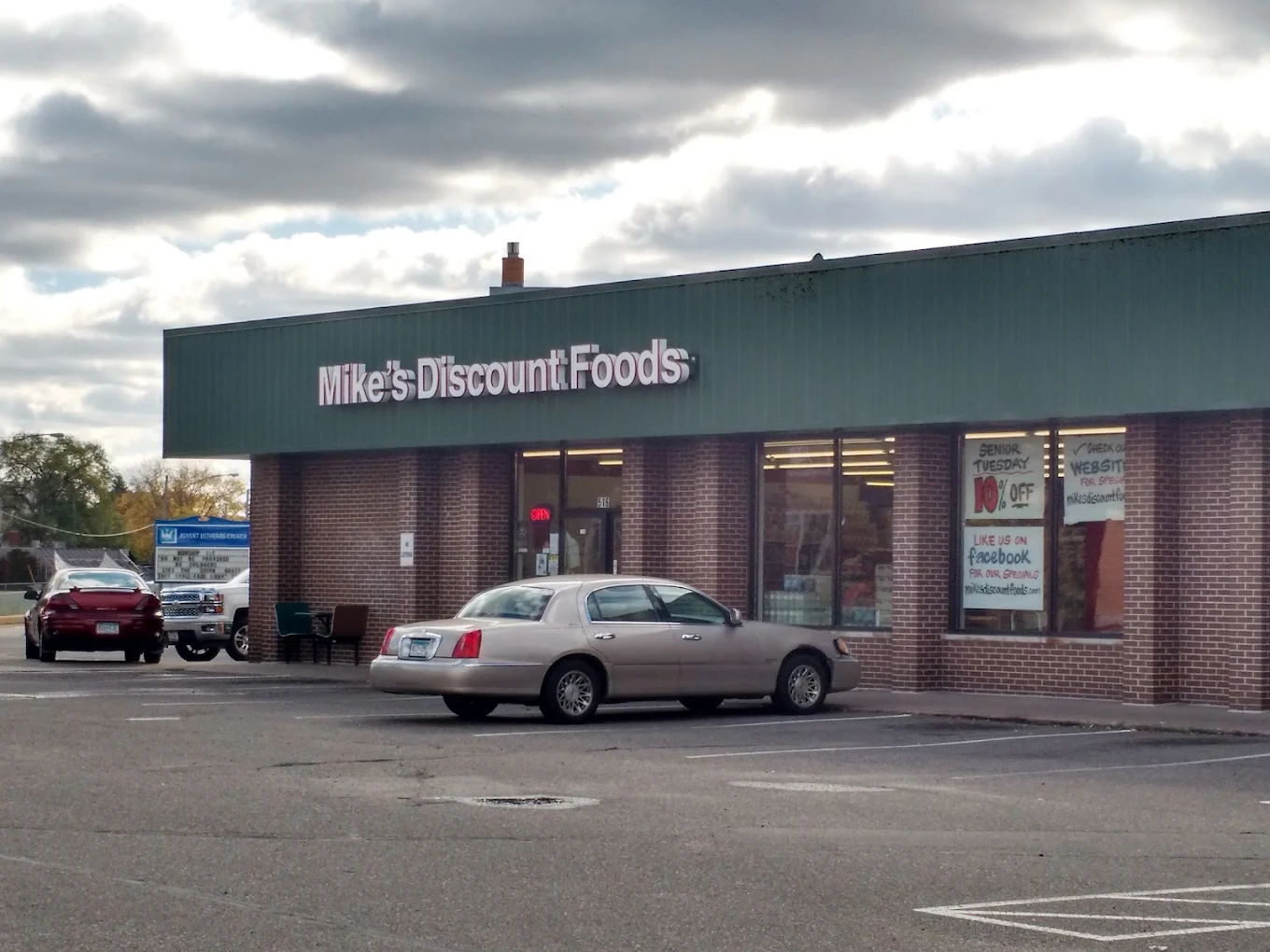 Mike's Discount Food - Anoka
