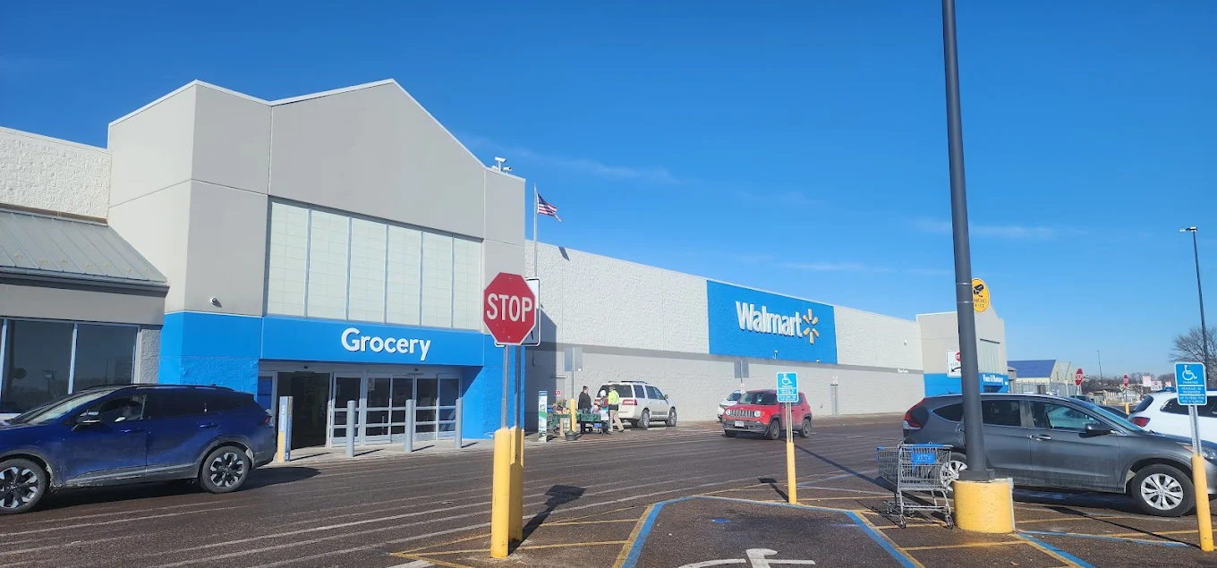 Walmart - Hutchinson