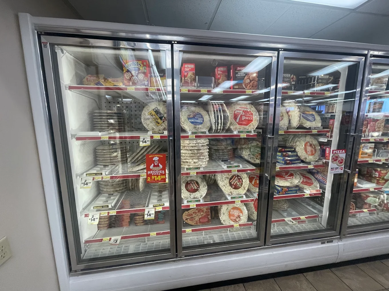 Holiday Stationstore – Rice