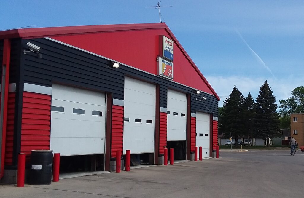 Brady's Service Center