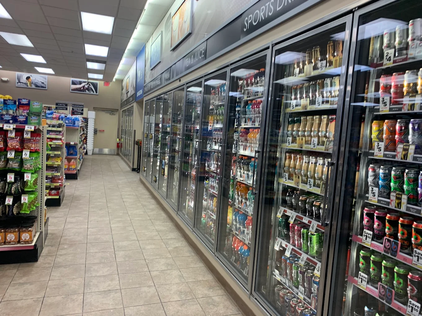 Holiday Stationstore - Lindstrom