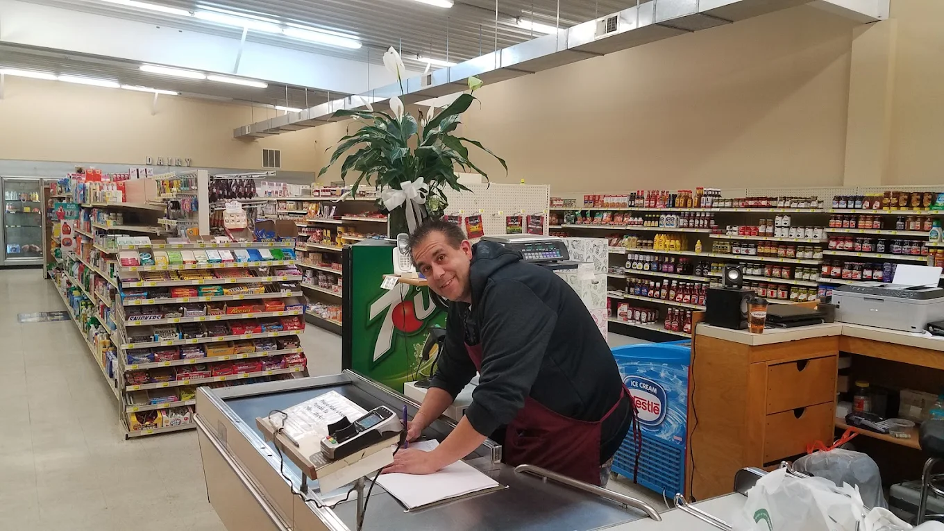 Mike's Discount Food - Comfrey